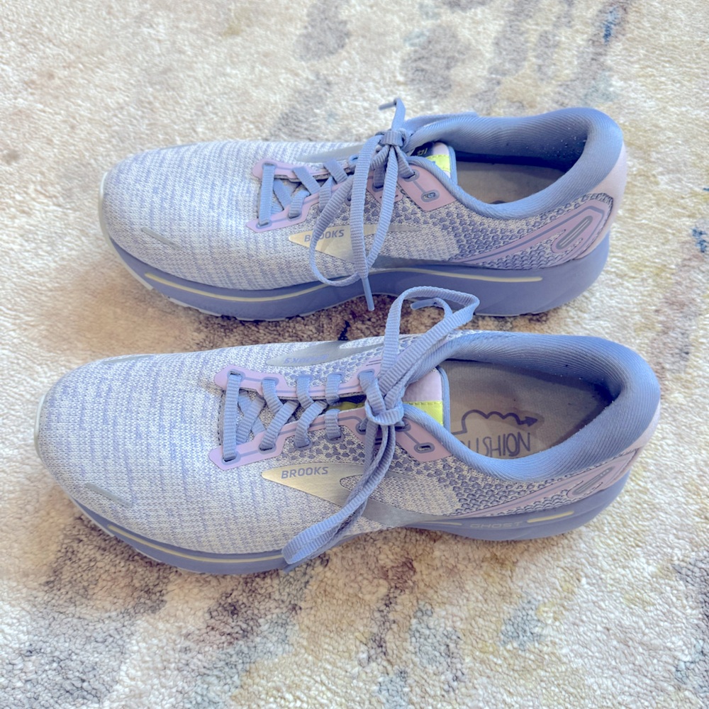 Women’s Brooks Ghost 14 Athletic Shoes , Size 10